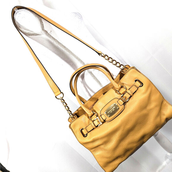 NWOT! MICHAEL KORS! ALMOND TAN/BROWN GENUINE LEATHER LARGE SHOULDER BAG, PURSE! - Picture 1 of 12